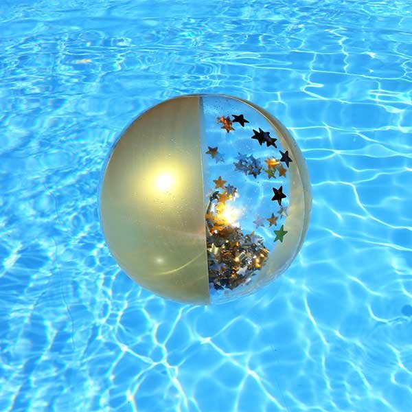 Wasserball mit Goldsternen